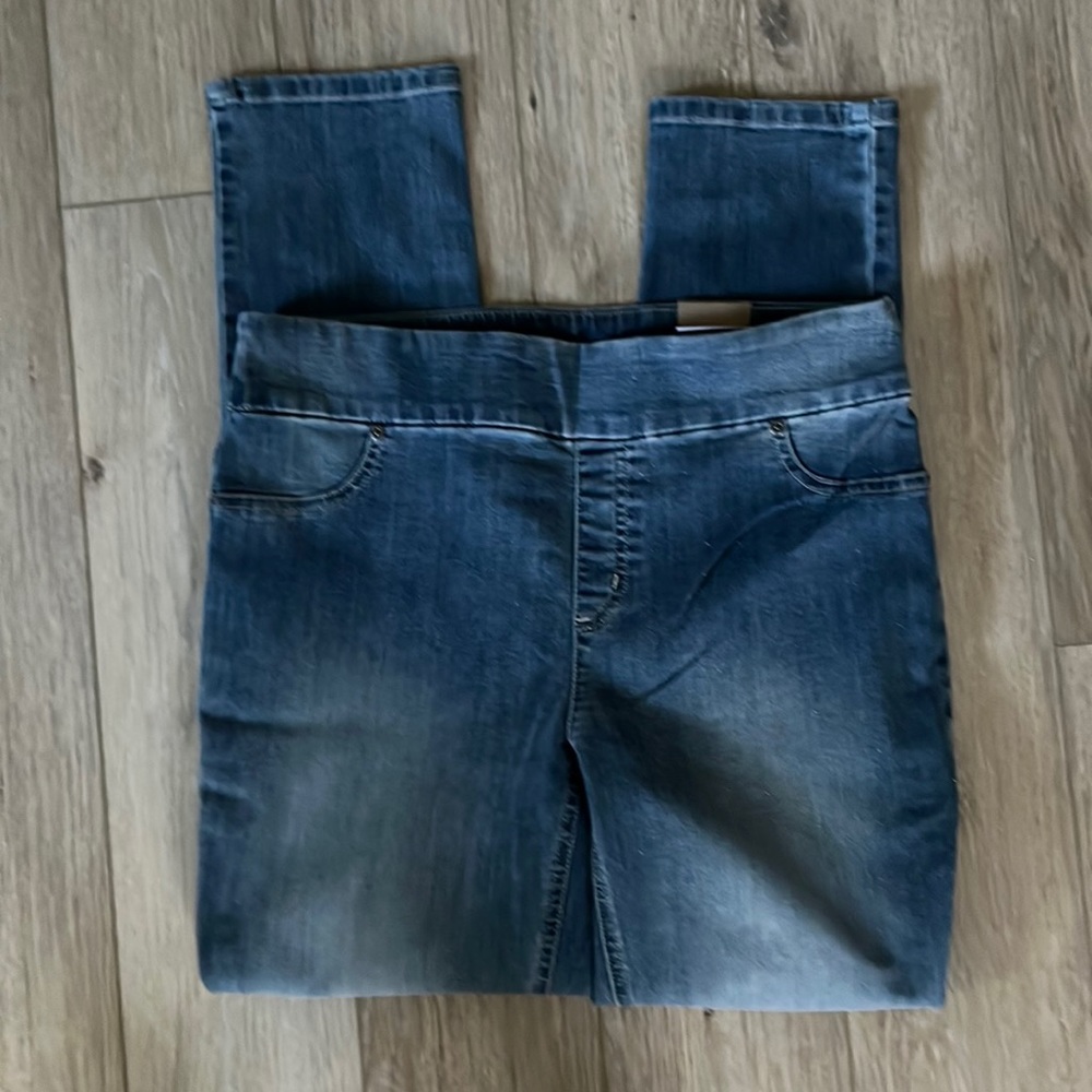 Chico’s 1 (size 8) Nicky Slim Jeggings Medium Wash